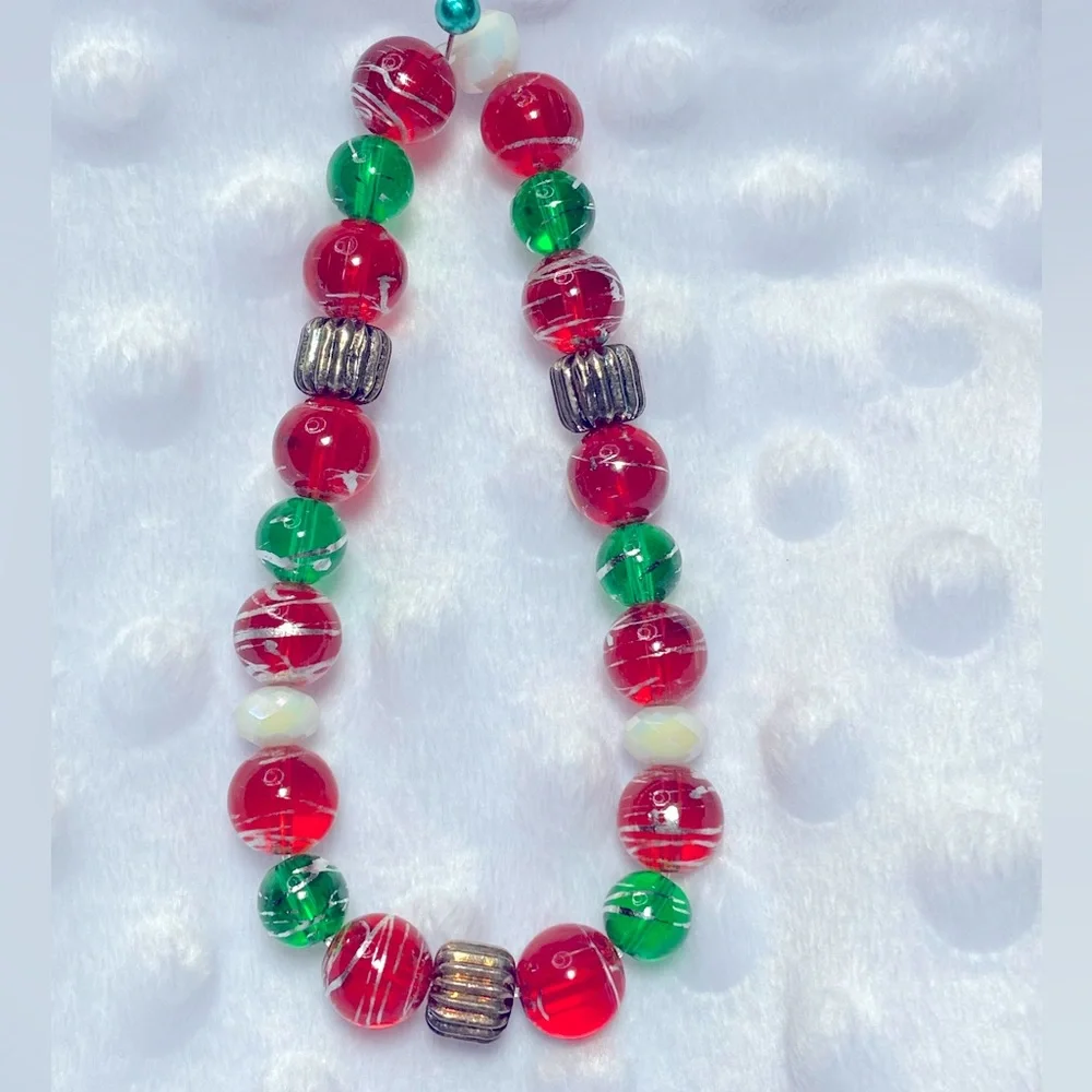 Festive Christmas Beaded Bracelet